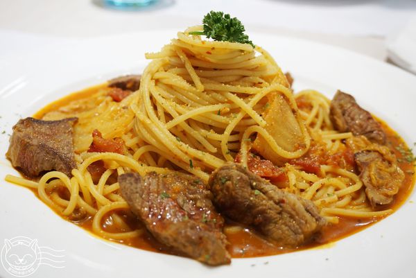 恬心朵朵Lily White Cafe(向上北路店):【星羽愛美食-台中】彰化名店開設台中分店,麻油猴頭菇燉飯特別又美味~恬心朵朵。 恬心朵朵Lily White Cafe(向上北路店):【星羽愛美食-台中】彰化名店開設台中分店,麻油猴頭菇燉飯特別又美味~恬心朵朵。