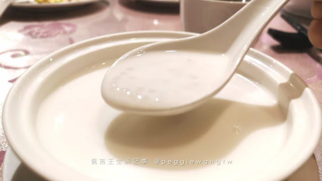淡水美食︱阿基師觀海茶樓：傳統港點推車、美味實惠長輩最愛 招牌蝦餃皇皮薄餡滿.麻辣金錢肚多汁夠味 附菜單︱新北淡水