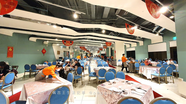 淡水美食︱阿基師觀海茶樓：傳統港點推車、美味實惠長輩最愛 招牌蝦餃皇皮薄餡滿.麻辣金錢肚多汁夠味 附菜單︱新北淡水