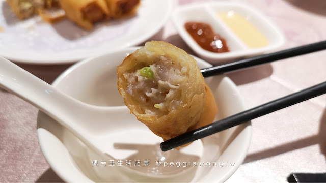 淡水美食︱阿基師觀海茶樓：傳統港點推車、美味實惠長輩最愛 招牌蝦餃皇皮薄餡滿.麻辣金錢肚多汁夠味 附菜單︱新北淡水