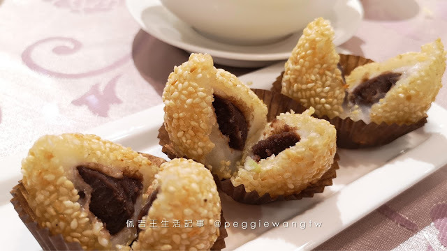 淡水美食︱阿基師觀海茶樓：傳統港點推車、美味實惠長輩最愛 招牌蝦餃皇皮薄餡滿.麻辣金錢肚多汁夠味 附菜單︱新北淡水