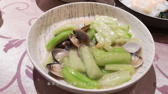 淡水美食︱阿基師觀海茶樓：傳統港點推車、美味實惠長輩最愛 招牌蝦餃皇皮薄餡滿.麻辣金錢肚多汁夠味 附菜單︱新北淡水