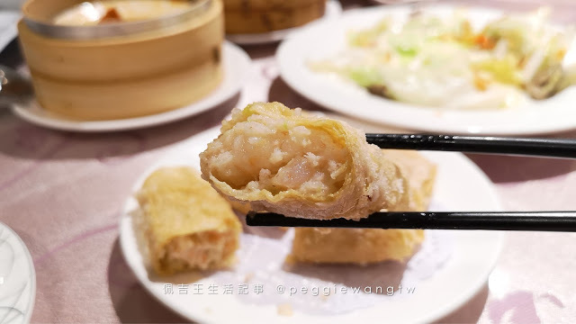 淡水美食︱阿基師觀海茶樓：傳統港點推車、美味實惠長輩最愛 招牌蝦餃皇皮薄餡滿.麻辣金錢肚多汁夠味 附菜單︱新北淡水