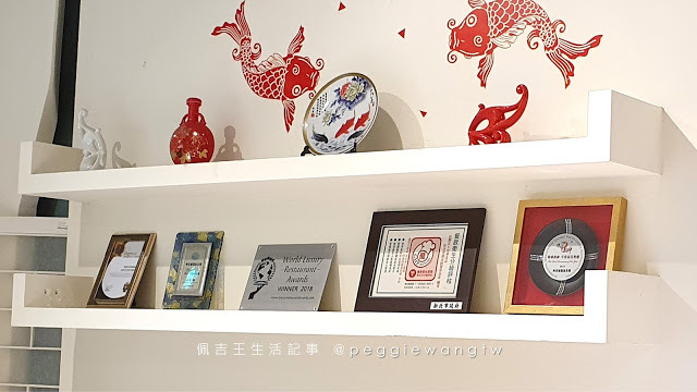 淡水美食︱阿基師觀海茶樓：傳統港點推車、美味實惠長輩最愛 招牌蝦餃皇皮薄餡滿.麻辣金錢肚多汁夠味 附菜單︱新北淡水