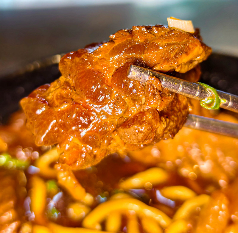 逢甲牛肉麵推薦！大六牛肉麵牛筋牛肉入口即化，逢甲商圈超狂雙寶麵必吃。