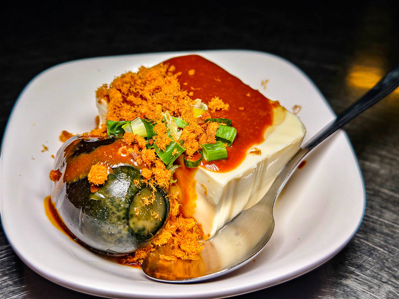 逢甲牛肉麵推薦！大六牛肉麵牛筋牛肉入口即化，逢甲商圈超狂雙寶麵必吃。