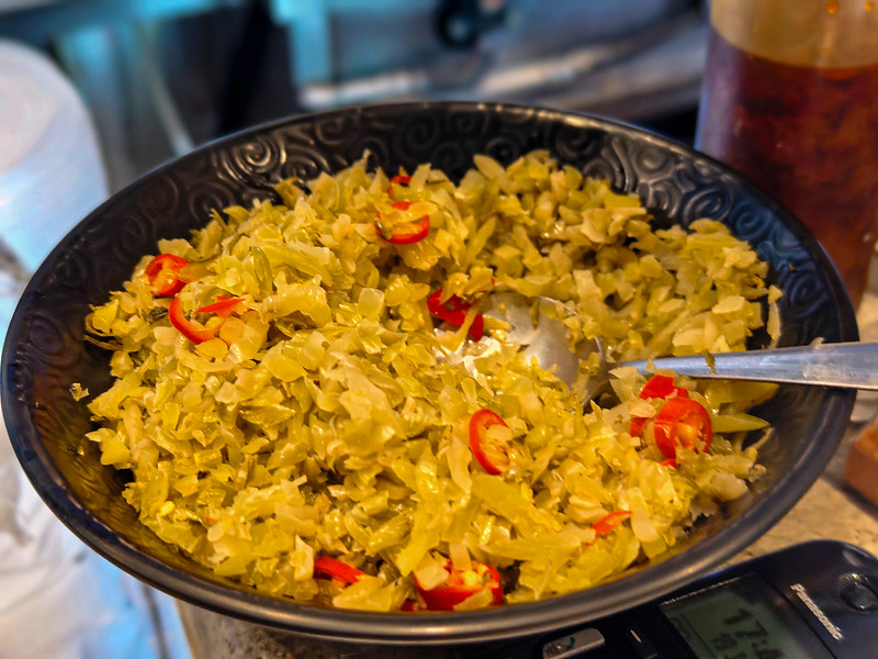 逢甲牛肉麵推薦！大六牛肉麵牛筋牛肉入口即化，逢甲商圈超狂雙寶麵必吃。