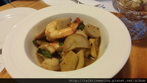 『呷』「捷運小巨蛋站」☆ 維一義大利麵餐廳 ☆ 創意美味的義式餐廳