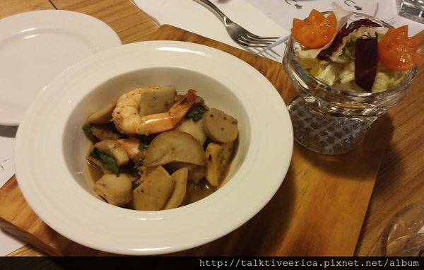 『呷』「捷運小巨蛋站」☆ 維一義大利麵餐廳 ☆ 創意美味的義式餐廳