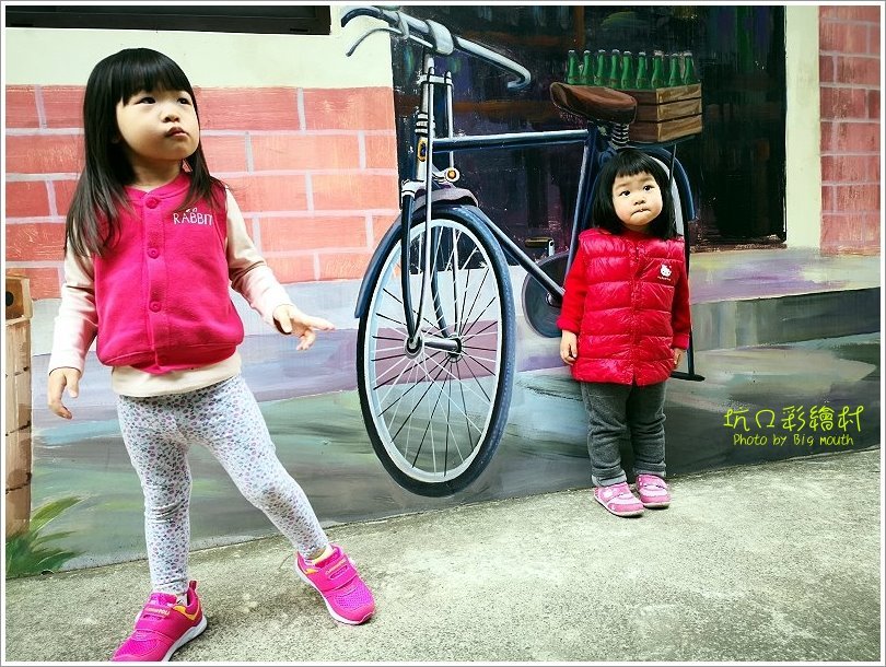 【桃園一日遊】坑口彩繪村．細膩畫風重現懷舊農村風情!機捷坑口站漫遊景點!