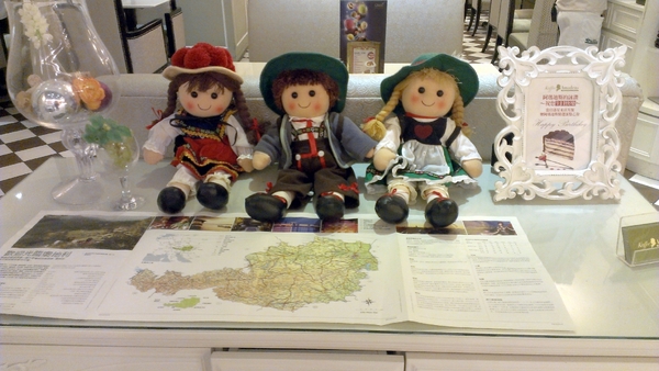 Kaffee Amadeus阿瑪迪斯咖啡館(板橋大遠百)：[食]Kaffee Amadeus阿瑪迪斯咖啡館(板橋大遠百店) 歐式經典下午茶