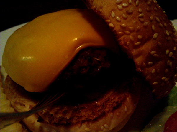 Willy's Grill葳苙二壘:【臺南Ω南區】Willy's Sport Restaurant 葳苙二壘。邊吃美式料理邊看球賽,聚會慶祝狂歡好選擇 Willy's Grill葳苙二壘:【臺南Ω南區】Willy's Sport Restaurant 葳苙二壘。邊吃美式料理邊看球賽,聚會慶祝狂歡好選擇