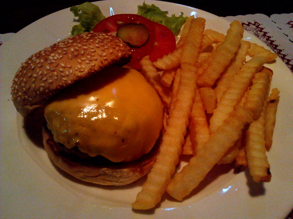 Willy's Grill葳苙二壘:【臺南Ω南區】Willy's Sport Restaurant 葳苙二壘。邊吃美式料理邊看球賽,聚會慶祝狂歡好選擇 Willy's Grill葳苙二壘:【臺南Ω南區】Willy's Sport Restaurant 葳苙二壘。邊吃美式料理邊看球賽,聚會慶祝狂歡好選擇