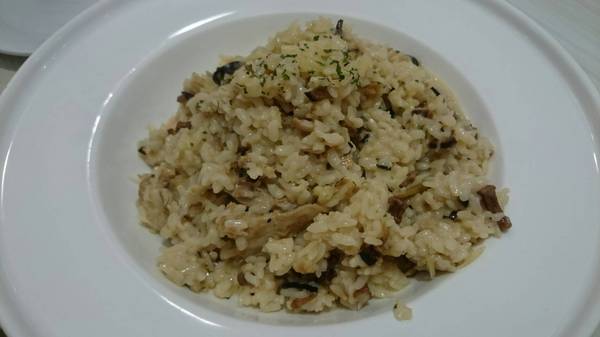 Perfume Dance 跳舞香水(漢神巨蛋店)：高雄漢神巨蛋~跳舞香水~好吃的蜜糖吐司~法式金磚~