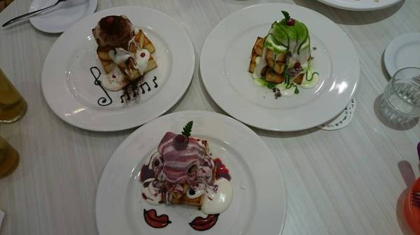 Perfume Dance 跳舞香水(漢神巨蛋店)：高雄漢神巨蛋~跳舞香水~好吃的蜜糖吐司~法式金磚~