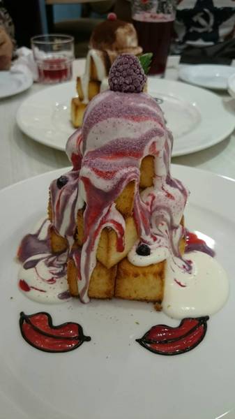 Perfume Dance 跳舞香水(漢神巨蛋店)：高雄漢神巨蛋~跳舞香水~好吃的蜜糖吐司~法式金磚~