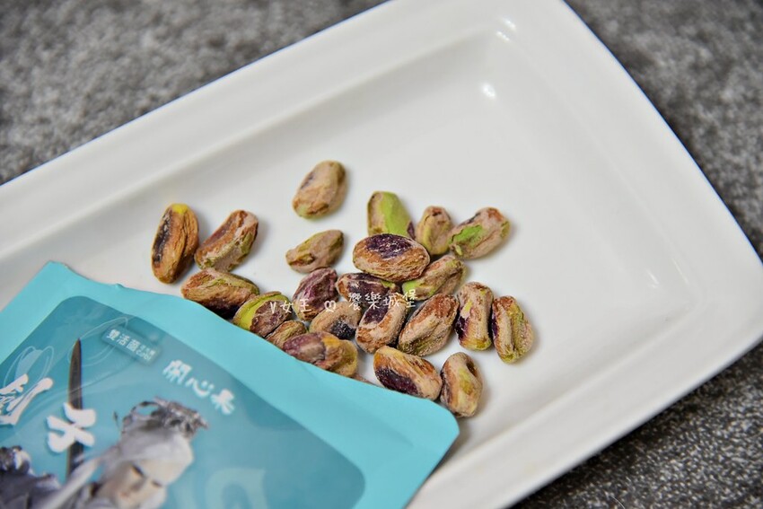 可夫萊CovilleＸ霹靂三先天 綜合堅果禮盒 ll 帶有文化氣質的堅果禮盒，讓收到的人不但吃得健康，還可以一邊