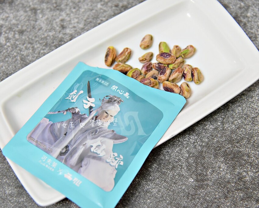 可夫萊CovilleＸ霹靂三先天 綜合堅果禮盒 ll 帶有文化氣質的堅果禮盒，讓收到的人不但吃得健康，還可以一邊