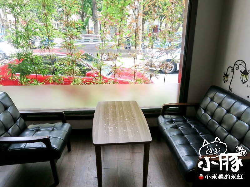 【台中美食】小豚輕食Kobuta Brunch~漢堡口味超驚奇，日式厚鬆餅超美味~♥♥♥