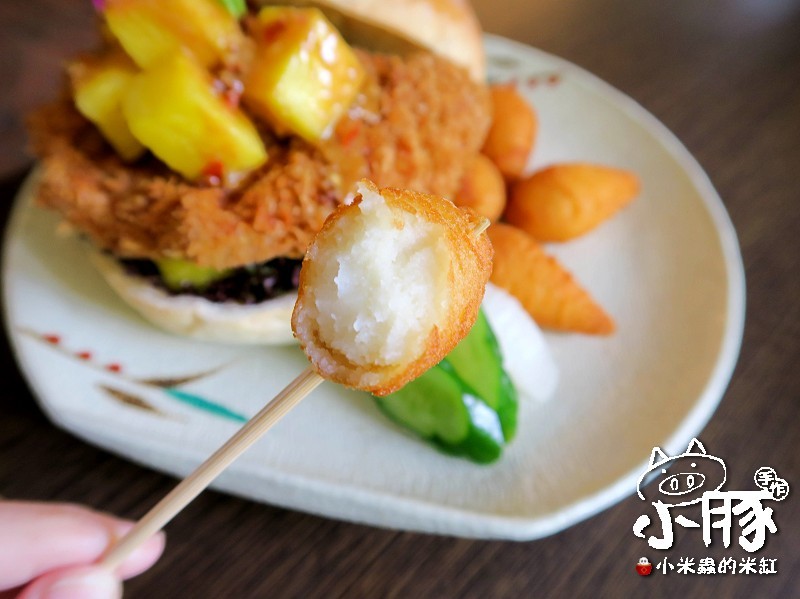 【台中美食】小豚輕食Kobuta Brunch~漢堡口味超驚奇，日式厚鬆餅超美味~♥♥♥
