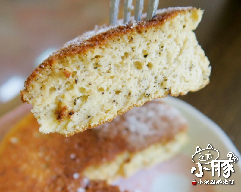 【台中美食】小豚輕食Kobuta Brunch~漢堡口味超驚奇，日式厚鬆餅超美味~♥♥♥