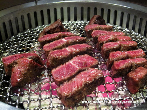 [餐廳食記]東區的MOE燃炭火燒肉之極品好肉