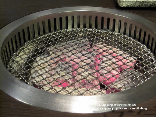 [餐廳食記]東區的MOE燃炭火燒肉之極品好肉
