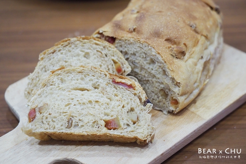 宅配美食｜宜蘭豬龍寨窯烤麵包・梅香紅心芭樂麵包、金棗司康、蔓越梅司康