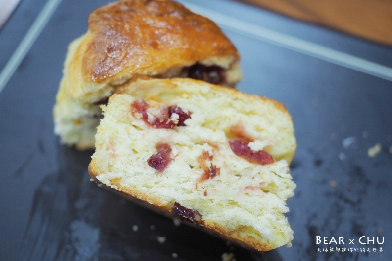 宅配美食｜宜蘭豬龍寨窯烤麵包・梅香紅心芭樂麵包、金棗司康、蔓越梅司康