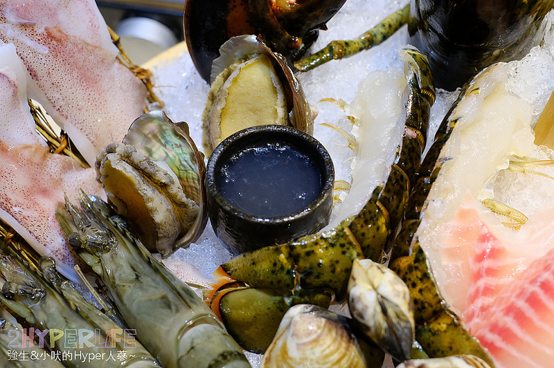 上澄鍋物,上澄鍋物2018,上澄鍋物2019,上澄鍋物菜單,台中好吃火鍋,台中日曜天地美食,台中火鍋推薦,台中美食,木桶活龍蝦,火鍋 龍蝦,龍蝦 @強生與小吠的Hyper人蔘~