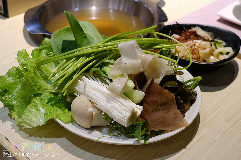 上澄鍋物,上澄鍋物2018,上澄鍋物2019,上澄鍋物菜單,台中好吃火鍋,台中日曜天地美食,台中火鍋推薦,台中美食,木桶活龍蝦,火鍋 龍蝦,龍蝦 @強生與小吠的Hyper人蔘~