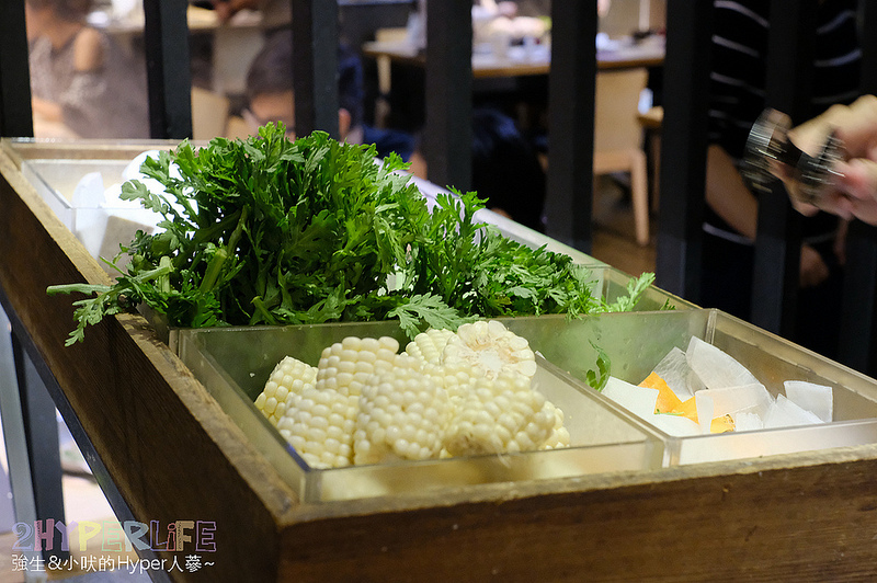 上澄鍋物,上澄鍋物2018,上澄鍋物2019,上澄鍋物菜單,台中好吃火鍋,台中日曜天地美食,台中火鍋推薦,台中美食,木桶活龍蝦,火鍋 龍蝦,龍蝦 @強生與小吠的Hyper人蔘~