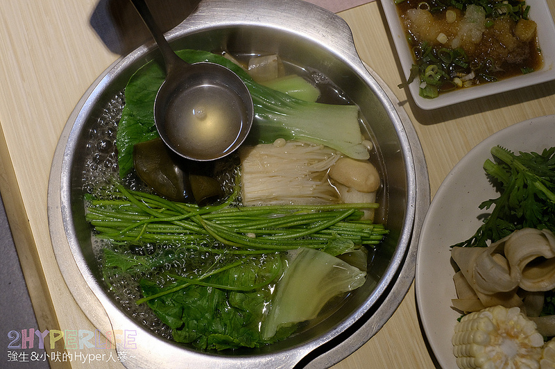 上澄鍋物,上澄鍋物2018,上澄鍋物2019,上澄鍋物菜單,台中好吃火鍋,台中日曜天地美食,台中火鍋推薦,台中美食,木桶活龍蝦,火鍋 龍蝦,龍蝦 @強生與小吠的Hyper人蔘~