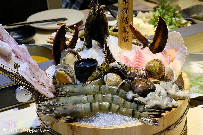 上澄鍋物,上澄鍋物2018,上澄鍋物2019,上澄鍋物菜單,台中好吃火鍋,台中日曜天地美食,台中火鍋推薦,台中美食,木桶活龍蝦,火鍋 龍蝦,龍蝦 @強生與小吠的Hyper人蔘~