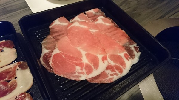 鬥牛士二鍋：高雄(大順店)~鬥牛士二鍋~壽喜燒鍋物~吃到飽餐廳~肉食主義者趕緊來朝聖吧~