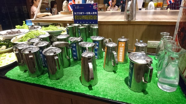 鬥牛士二鍋：高雄(大順店)~鬥牛士二鍋~壽喜燒鍋物~吃到飽餐廳~肉食主義者趕緊來朝聖吧~