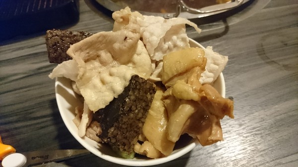 鬥牛士二鍋：高雄(大順店)~鬥牛士二鍋~壽喜燒鍋物~吃到飽餐廳~肉食主義者趕緊來朝聖吧~