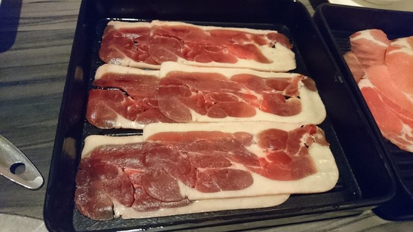 鬥牛士二鍋：高雄(大順店)~鬥牛士二鍋~壽喜燒鍋物~吃到飽餐廳~肉食主義者趕緊來朝聖吧~