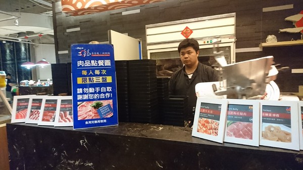 鬥牛士二鍋：高雄(大順店)~鬥牛士二鍋~壽喜燒鍋物~吃到飽餐廳~肉食主義者趕緊來朝聖吧~