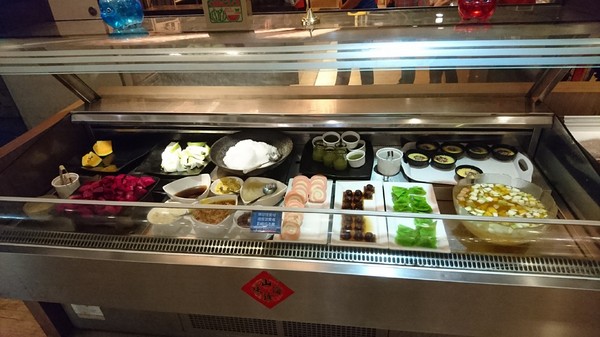 鬥牛士二鍋：高雄(大順店)~鬥牛士二鍋~壽喜燒鍋物~吃到飽餐廳~肉食主義者趕緊來朝聖吧~