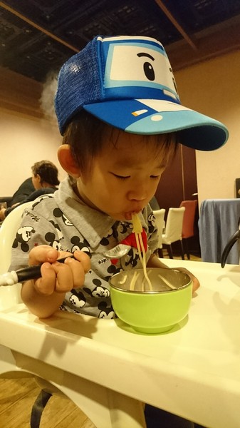 鬥牛士二鍋：高雄(大順店)~鬥牛士二鍋~壽喜燒鍋物~吃到飽餐廳~肉食主義者趕緊來朝聖吧~