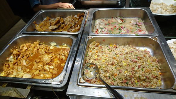 鬥牛士二鍋：高雄(大順店)~鬥牛士二鍋~壽喜燒鍋物~吃到飽餐廳~肉食主義者趕緊來朝聖吧~