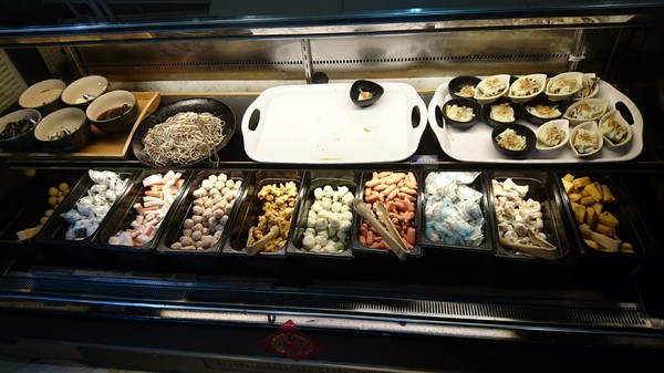 鬥牛士二鍋：高雄(大順店)~鬥牛士二鍋~壽喜燒鍋物~吃到飽餐廳~肉食主義者趕緊來朝聖吧~