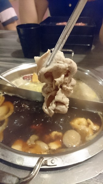 鬥牛士二鍋：高雄(大順店)~鬥牛士二鍋~壽喜燒鍋物~吃到飽餐廳~肉食主義者趕緊來朝聖吧~