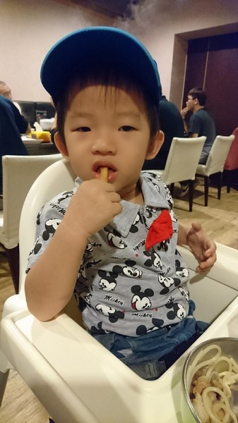 鬥牛士二鍋：高雄(大順店)~鬥牛士二鍋~壽喜燒鍋物~吃到飽餐廳~肉食主義者趕緊來朝聖吧~