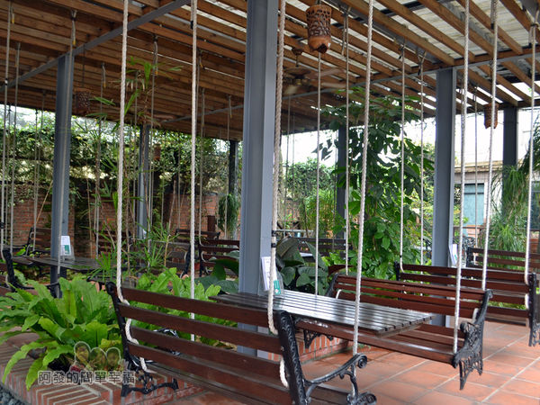 台北花卉村09-森林派對咖啡館-鞦韆區