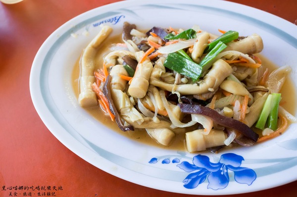 二層坪梅仔雞：台南楠西︱梅嶺賞花、二層坪梅仔雞餐廳　走！追隨春天的腳步拍花去！