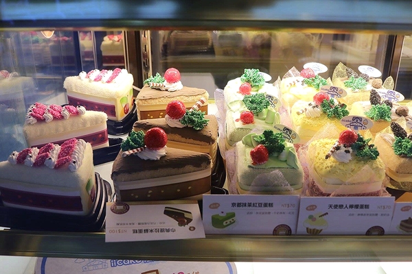 iicake蛋糕毛巾咖啡館:【雲林景點】虎尾iicake雲林蛋糕毛巾咖啡館/動物蛋糕毛巾樂園/地中海希臘風/親子遊樂好去處/毛巾DIY/毛巾美術館/熱氣球拍照/咖啡蛋糕冰淇淋輕食館/拜巾專車