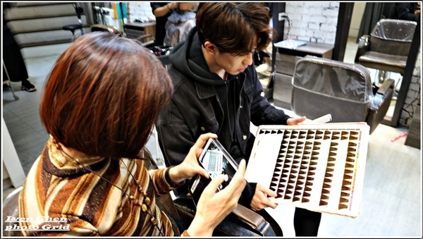 FIN HAIR SALON(總店/一館)： 《中山髮型沙龍》帥氣的小艾設計師專業俐落的抓住客戶的型/再訪時尚專業的『FIN Hair Salon』