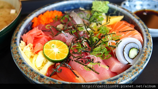 海人刺身丼飯(公館店)：【食記】《海人刺身丼飯專賣店》公館店